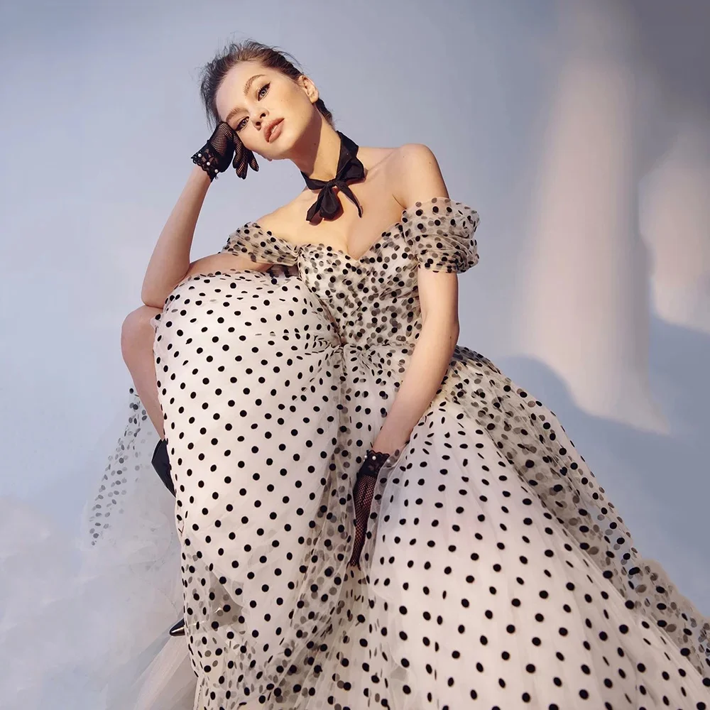 Kanufahren Vintage Dot Tüll Ballkleider elegante Prinzessin von der Schulter Tee Länge formelle Abend party Kleider Roben de Soirée