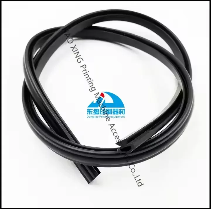 ขายร้อนทําความสะอาดอัตโนมัติแถบสําหรับ Komori LS40 Offset เครื่องผ้าห่มล้างอัตโนมัติซีลยาง Strip การพิมพ์ชิ้นส่วนเครื่องจักร