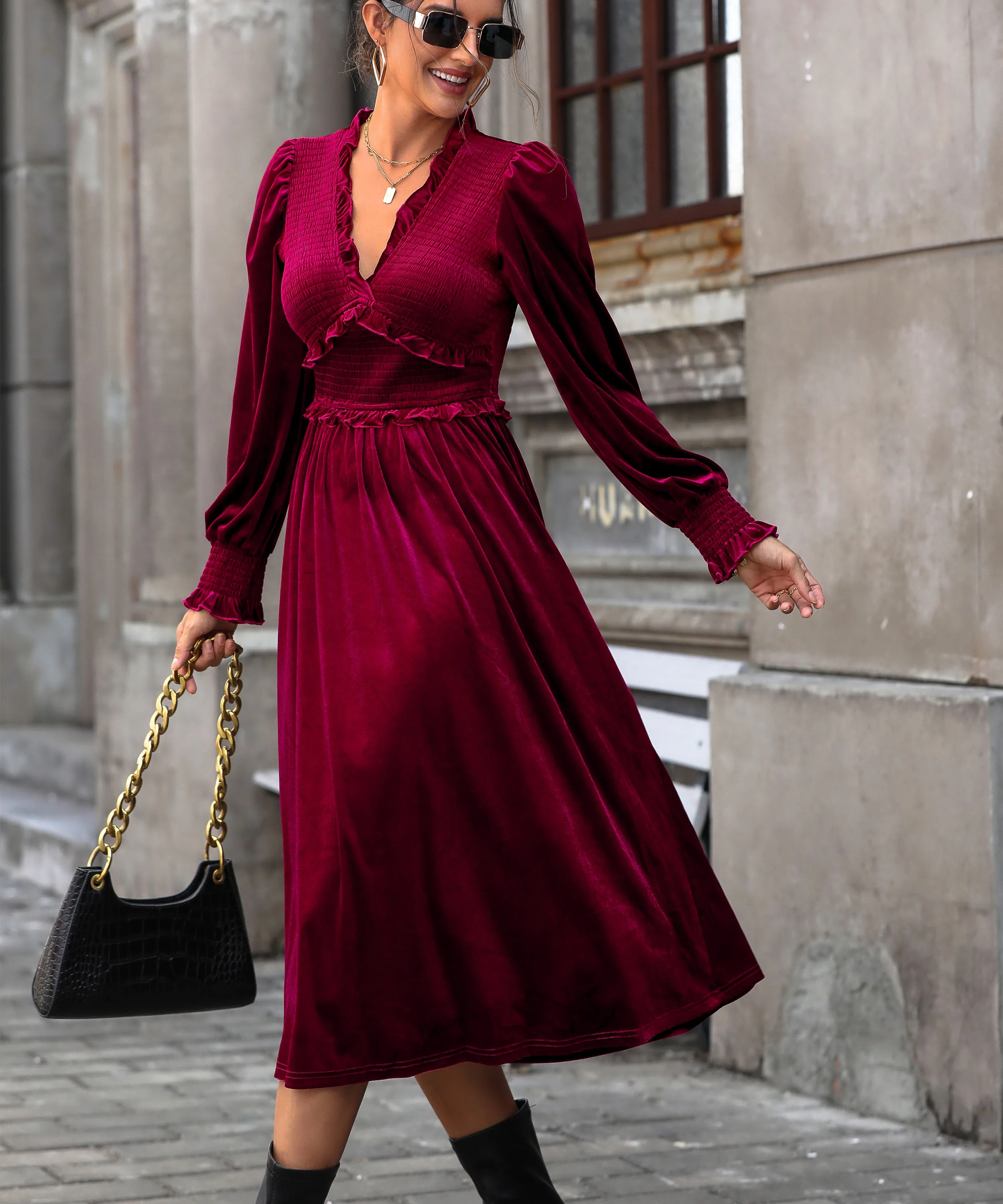 

European and American women's clothing 2024 new long sleeved red V-neck velvet dress autumn and winter