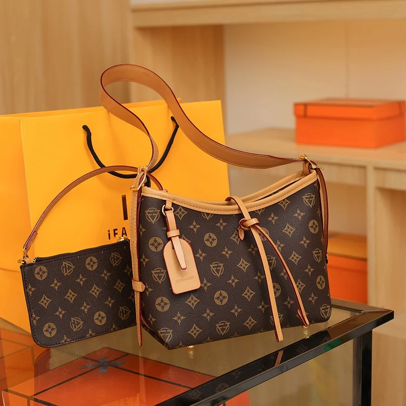 حقيبة يد نسائية يجب اقتناؤها لعام 2025 - نسيج فاخر خفيف، سعة كبيرة محمولة، كتف ومسنجر مطبوع على الموضة