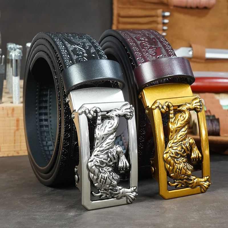 Second Layer Cowhide Belt，Vintage Belt With A Fierce Tiger, Featuring An Automatic Buckle, For Jeans And Work Pants.