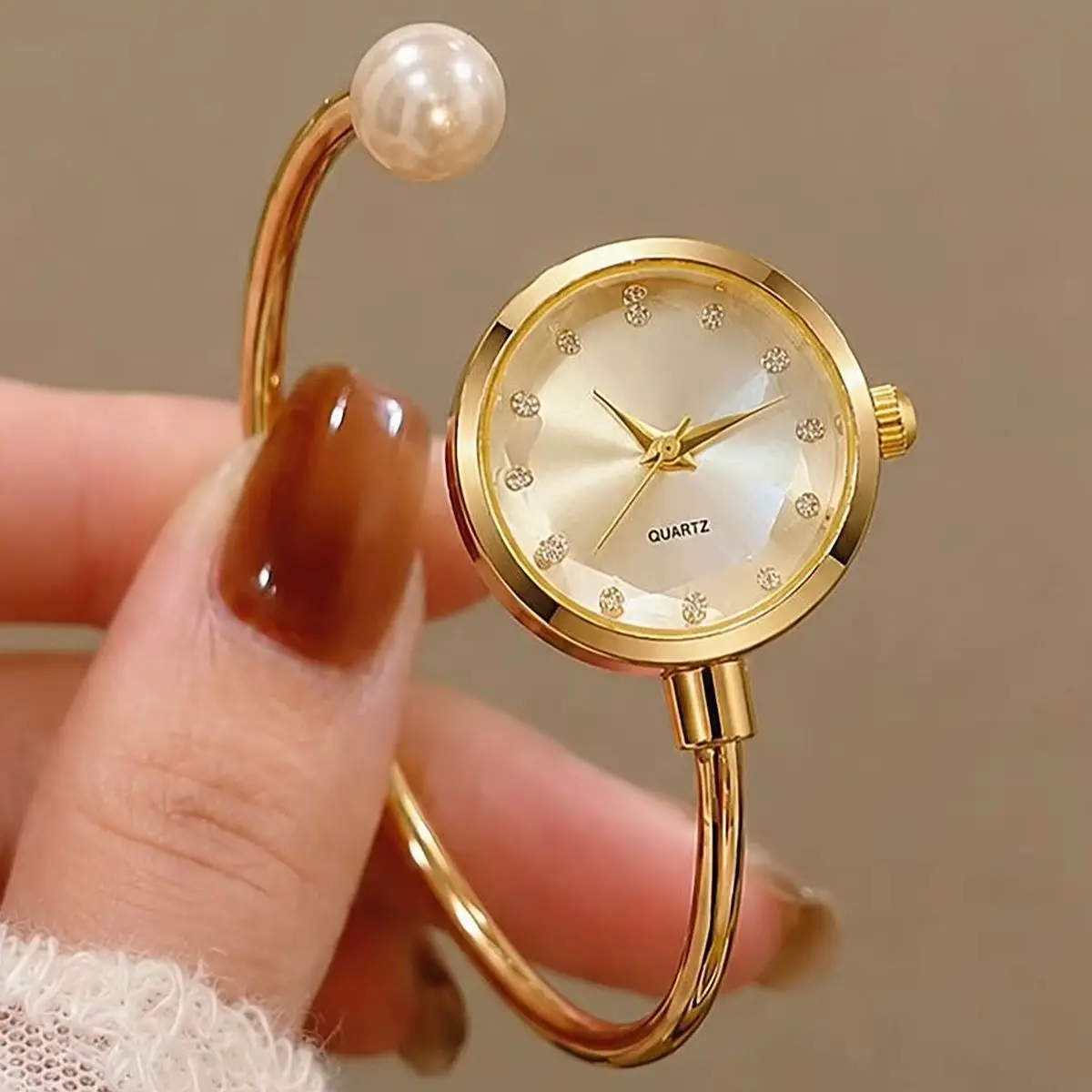 6-Piece Set, Women's Quartz Watch with Heart-Shaped Bracelet, Necklace, Earrings, and Ring Set, Elegant and Fashionable, Exquisite and Charming, a Perfect Gift for Mother or Girlfriend.