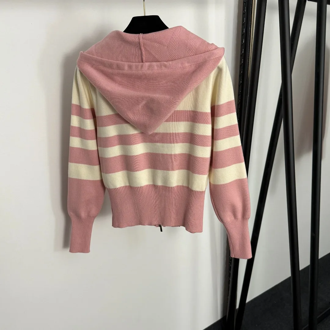 

Весенне-летняя модная женская одежда 2025 года, вязаный кардиган в полоску с длинными рукавами и капюшоном с вышивкой и цветными блоками