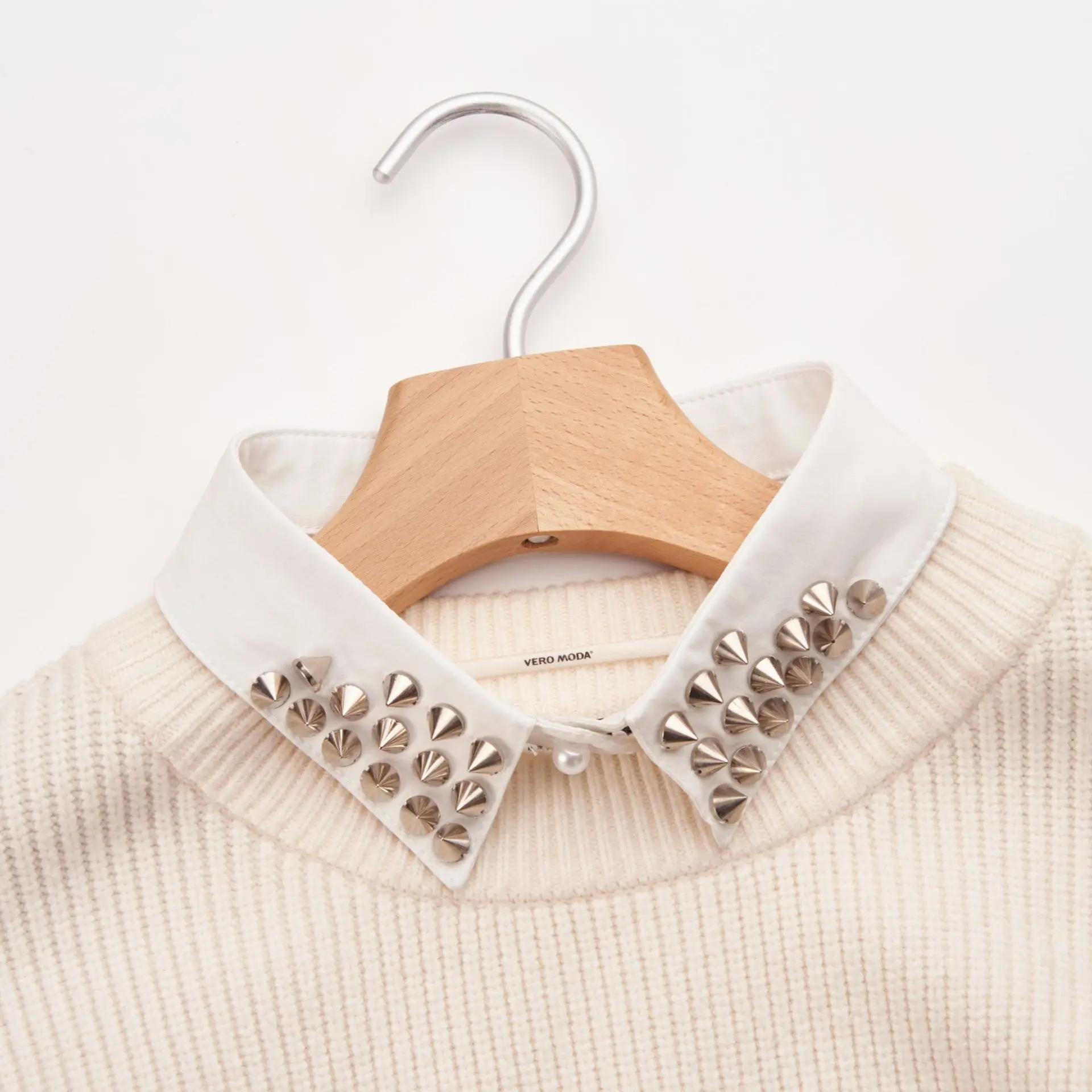 2024 New Punk Rivet Decorated Neck Pointed Collar Fake Collar