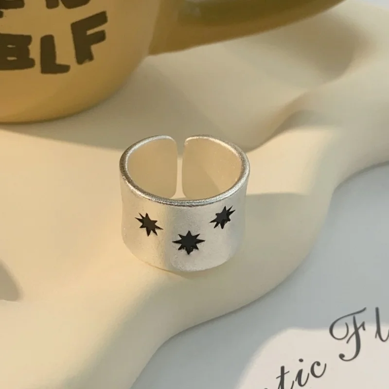 4Pcs Retro Multi Style Women's Ring Set Star Carving Broadband Letter Relief Imitation Pearl Stackable Ring Jewelry