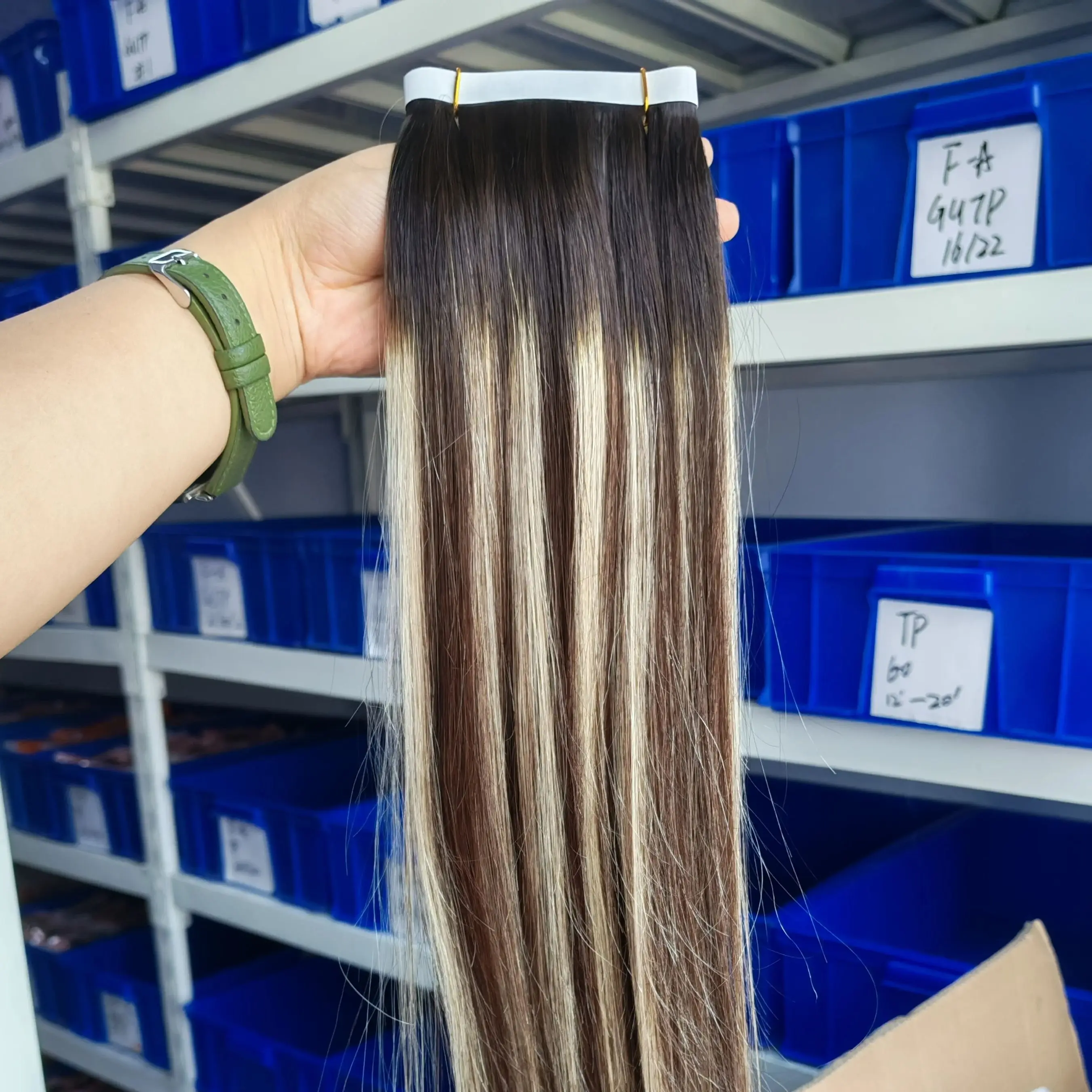 Moresoo Brede Tape in Hair Extensions Lange Inslag Remy Tape in Inslaghaar 50G Een Stuk Nagelriemen Dubbelzijdig klevende Brede PU Inslag - afbeelding 2