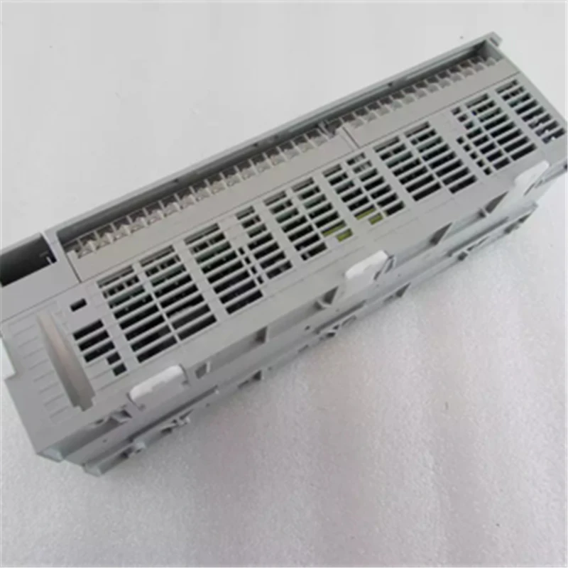 

AJ65VBTCU2-8T AJ65VBTCU2-16T AJ65VBTCU28T AJ65VBTCU216T New Output Module