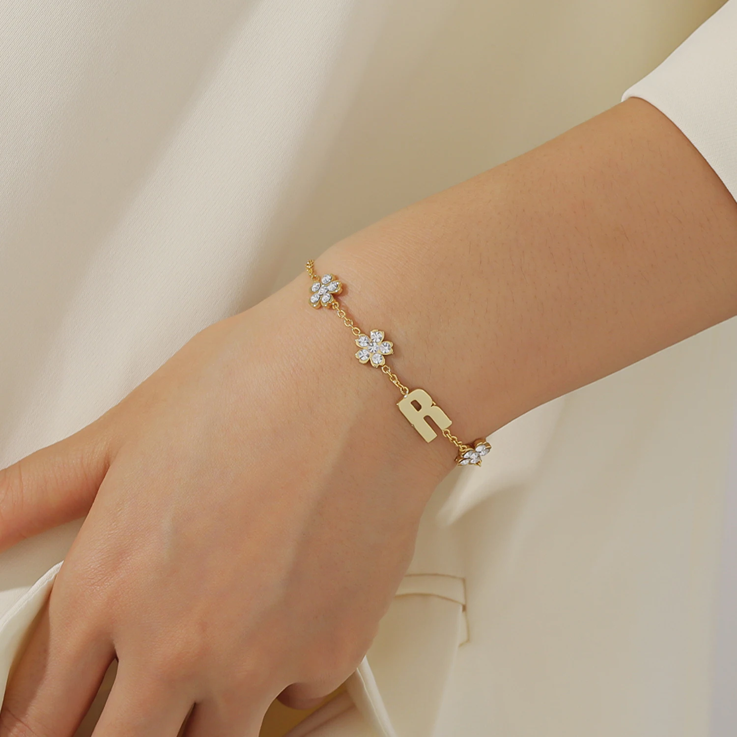 Set Daisy Bracelet Personalized Letter Bracelet High End Bracelets Bridesmaids Souvenirs Christmas Gifts for Women's Bracelet