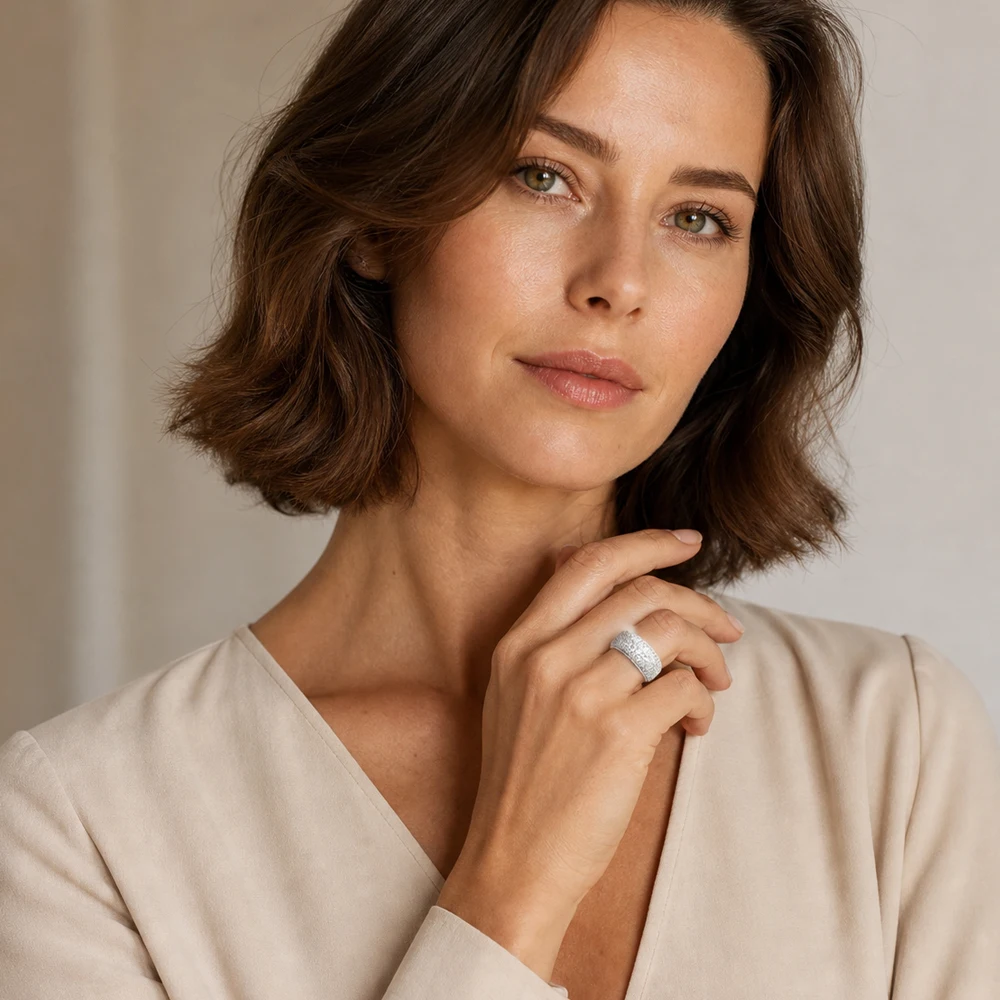 Weißer CZ Pave Bandring im europäischen Stil, glamouröser feiner Schmuck für Mädchen und Frauen, Geschenk aus 925er Sterlingsilber – Detail 2