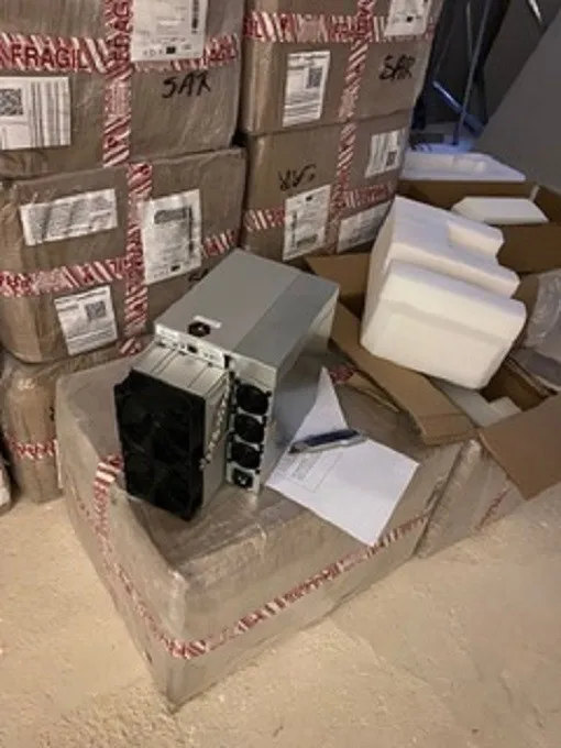 PURE Bitmain Antminer S21 Xp Hyd 473Th/S Bitcoin Asic Miner