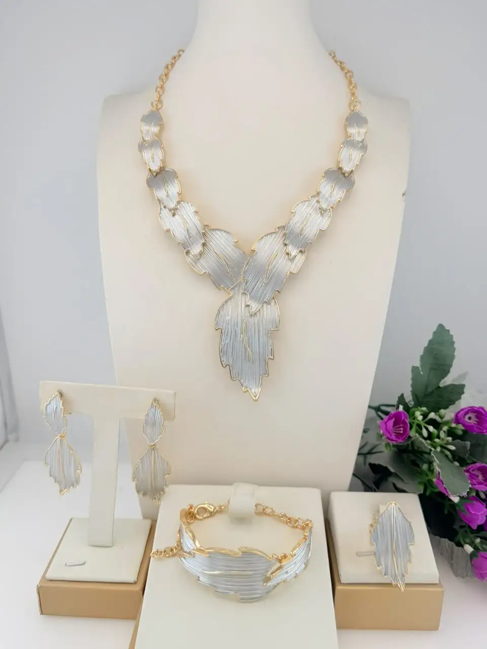 Yulaili Luxury Matte Gold Plant Leaves Italian Jewelry Set for Women Elegant Brushed Statement Necklace Bridal Banquet Accessory