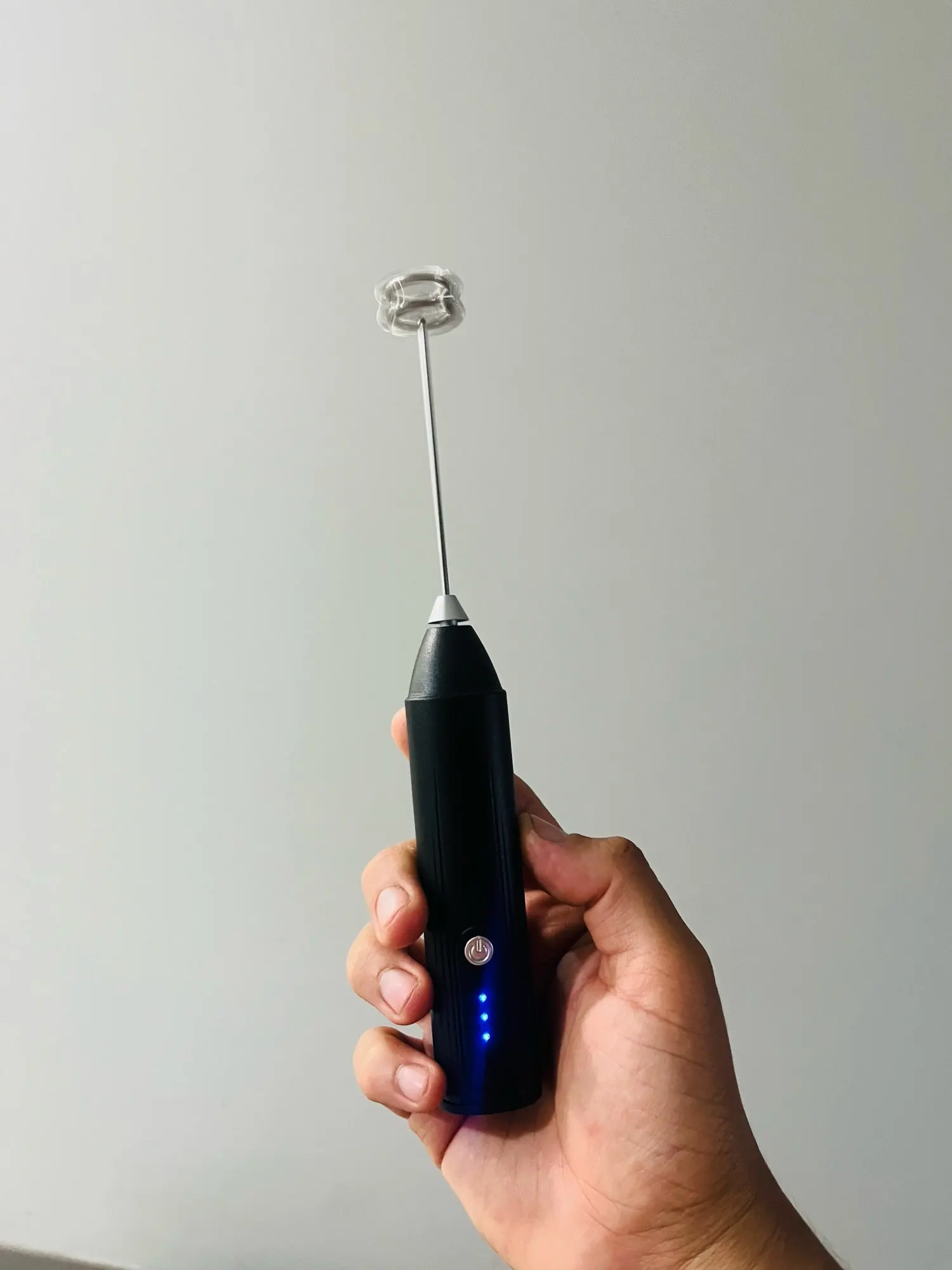 Handheld WhiskAutomatic Stainless Steel Mini Portable Blender 3 Speed Adjustable USB Rechargeable Blender Milk Frother photo review