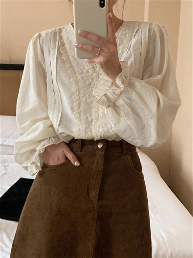 BL9790 New 2022 Korean Fashion Vintage Floral Sweet Lace Pagoda Sleeve Oversized Shirts Women Autumn Winter Elegant Blouses Tops