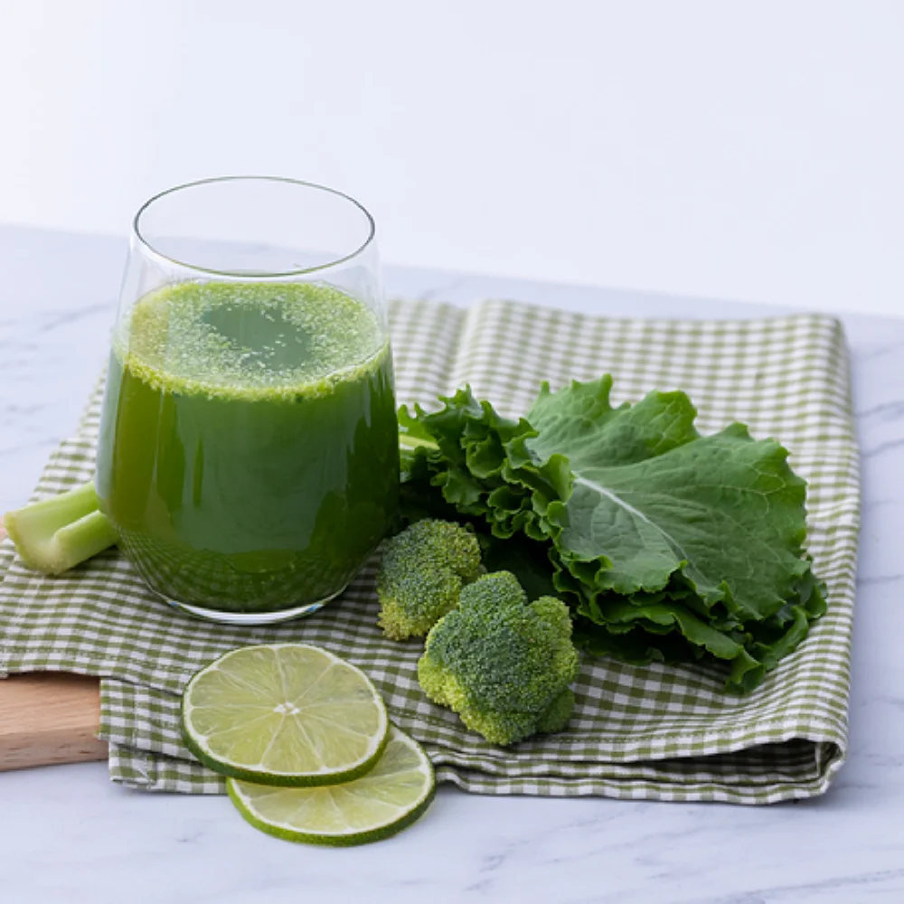 عصير كالي وطازج، عضوي، خالي من المبيدات، للعصير، للعصير.