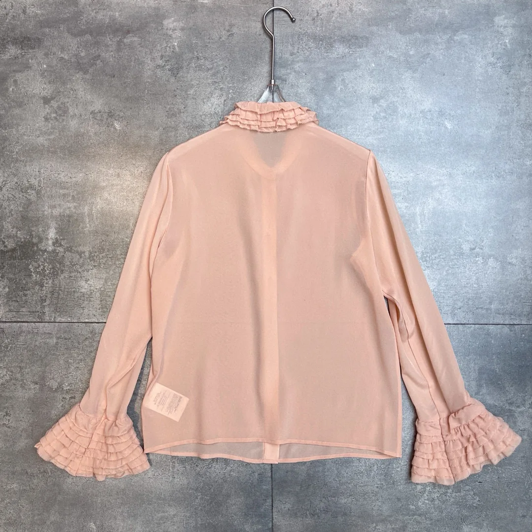 Elegant vrouwelijk overhemd met lange mouwen van 100% zijde