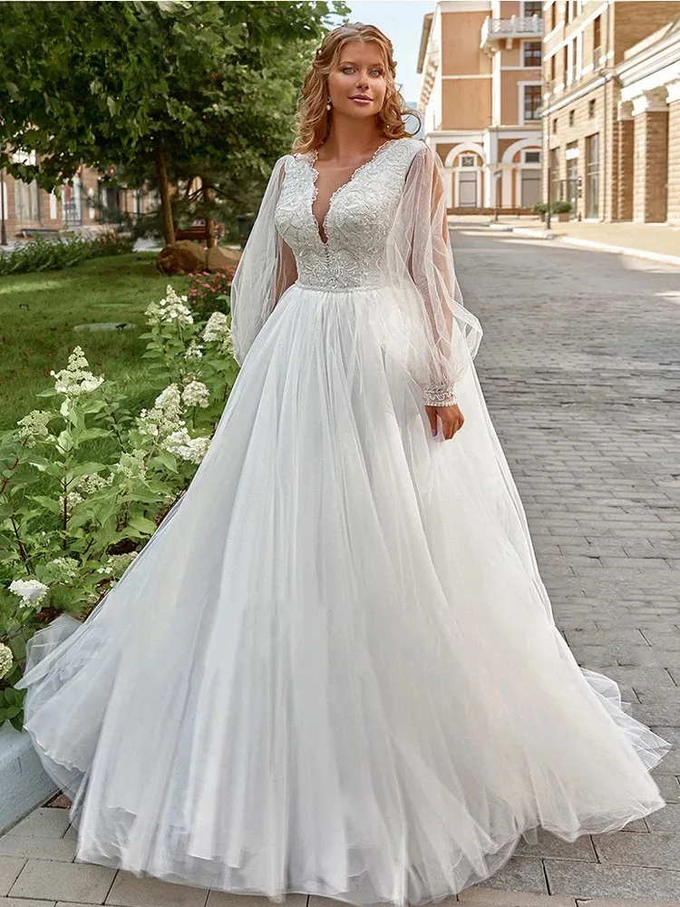 

Plus Size Wedding Dresses For Bride V-Neck Long Puff Sleeves Bride Gown Lace Applique Sweep Train A-Line Robe De Mariée