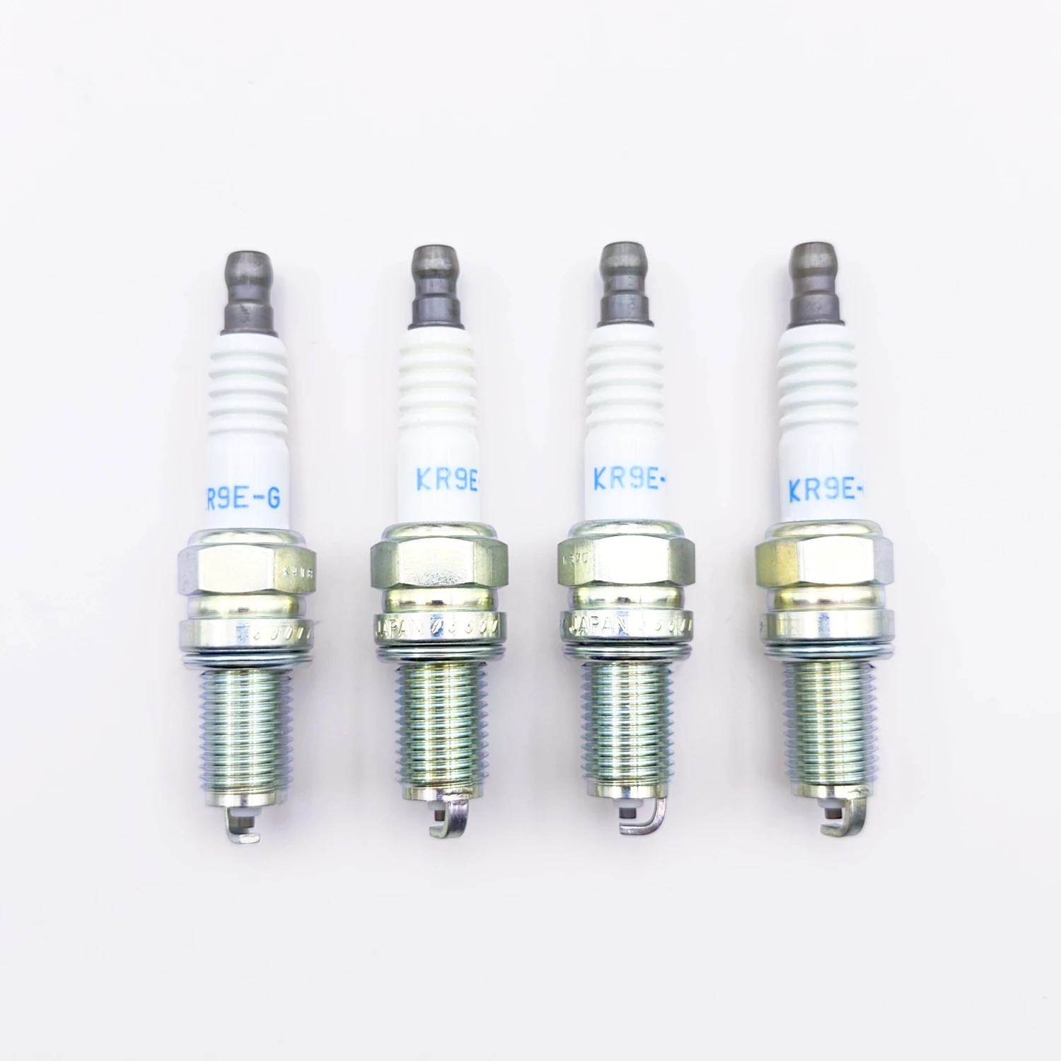 

4PCS KR9E-G Spark Plug for Can-Am Commander 800R Defender Traxter HD8 HD10 Maverick 800 1000 Outlander Renegade 570 296000421