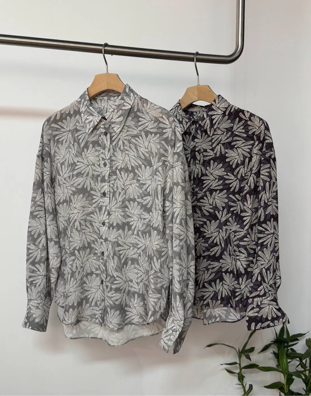 

Luxurious women's 100% pure silk long sleeve elegant shirt