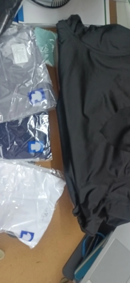 4Pcs Summer Ice Silk Men T-Shirt Vest Men's No Trace Sports Short Sleeve T-shirt Solid V-neck Tees Quick Dry Shirt Tops Fitness photo review