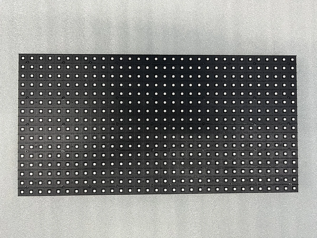 Display a pannello LED P10 Display pixel esterno da 10 mm 320 * 160 mm Modulo LED Smd a colori impermeabile a risparmio energetico