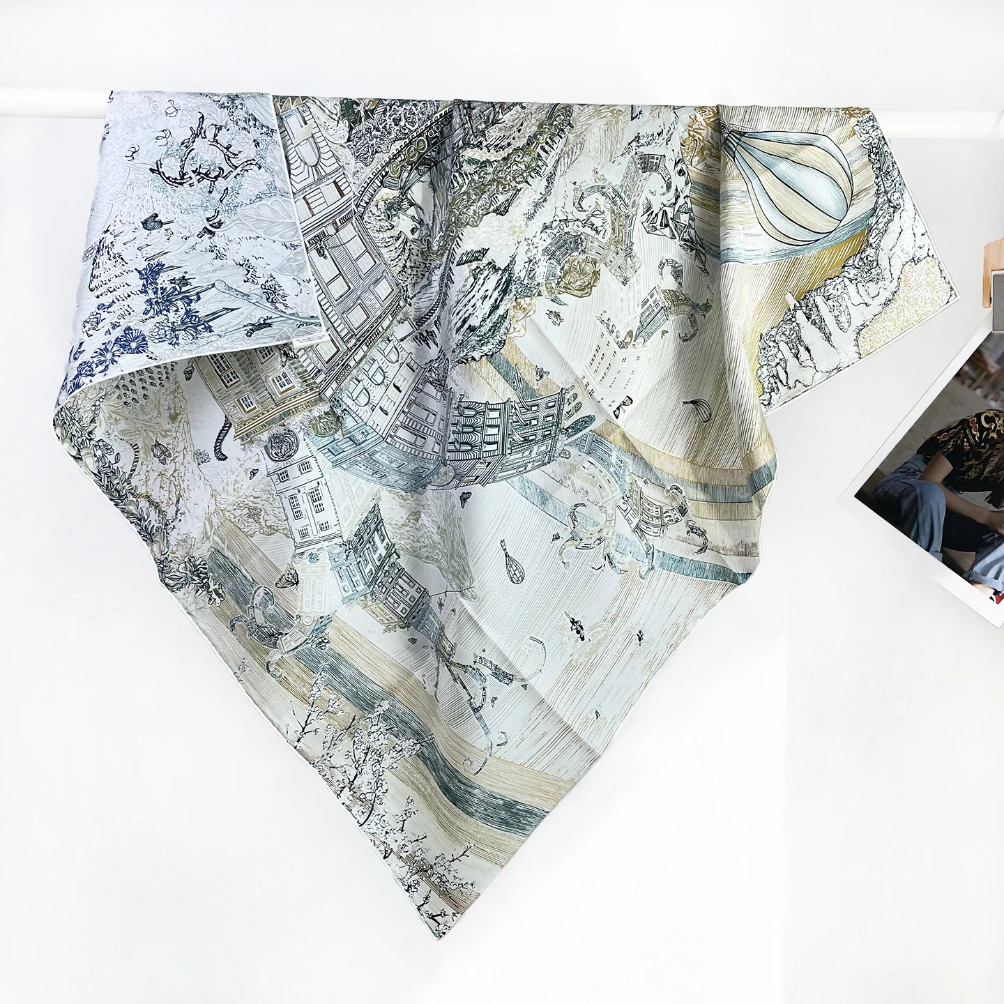 

16mm Silk Scarf Women Square Bandanas Luxury Designer Shawls Head Hair Neck Decoration Lover Christmas Gift Double Faced