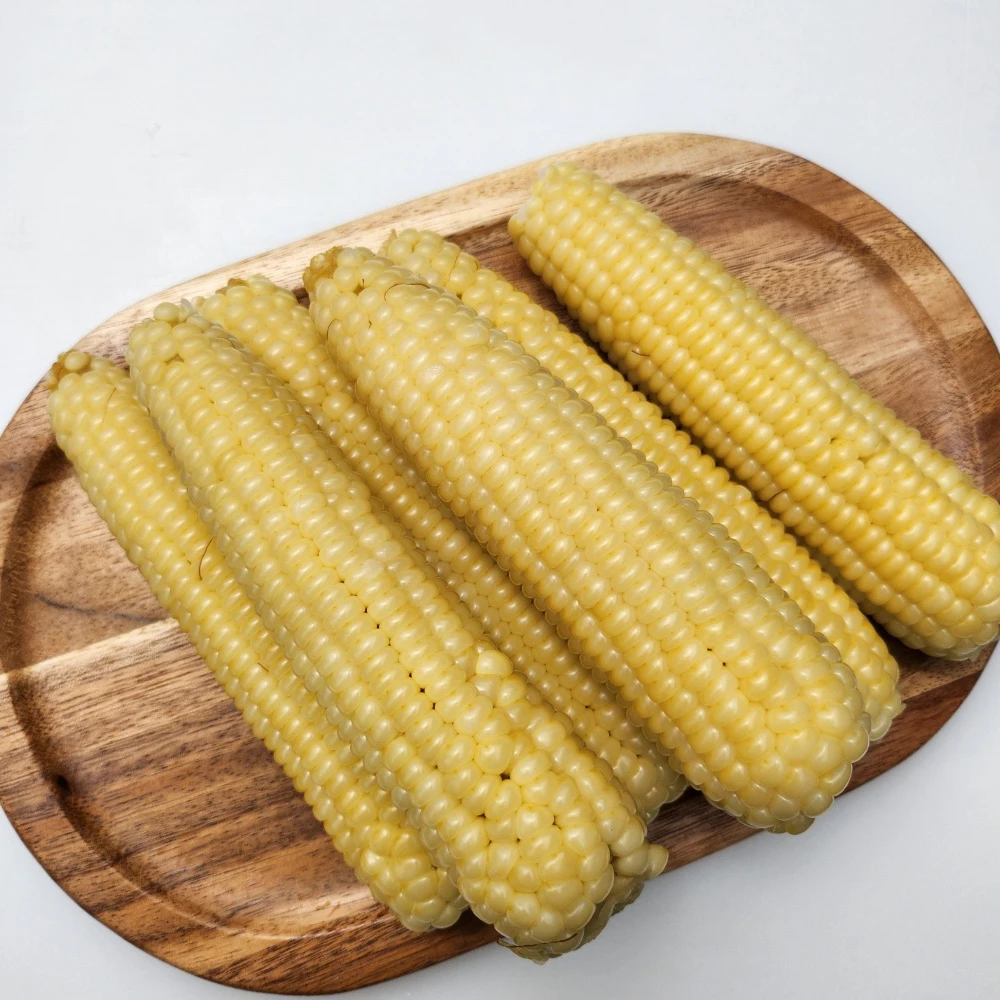 Eat ready-to-eat domestic sweet sweet stebias steamed corn chewed Corn Corn