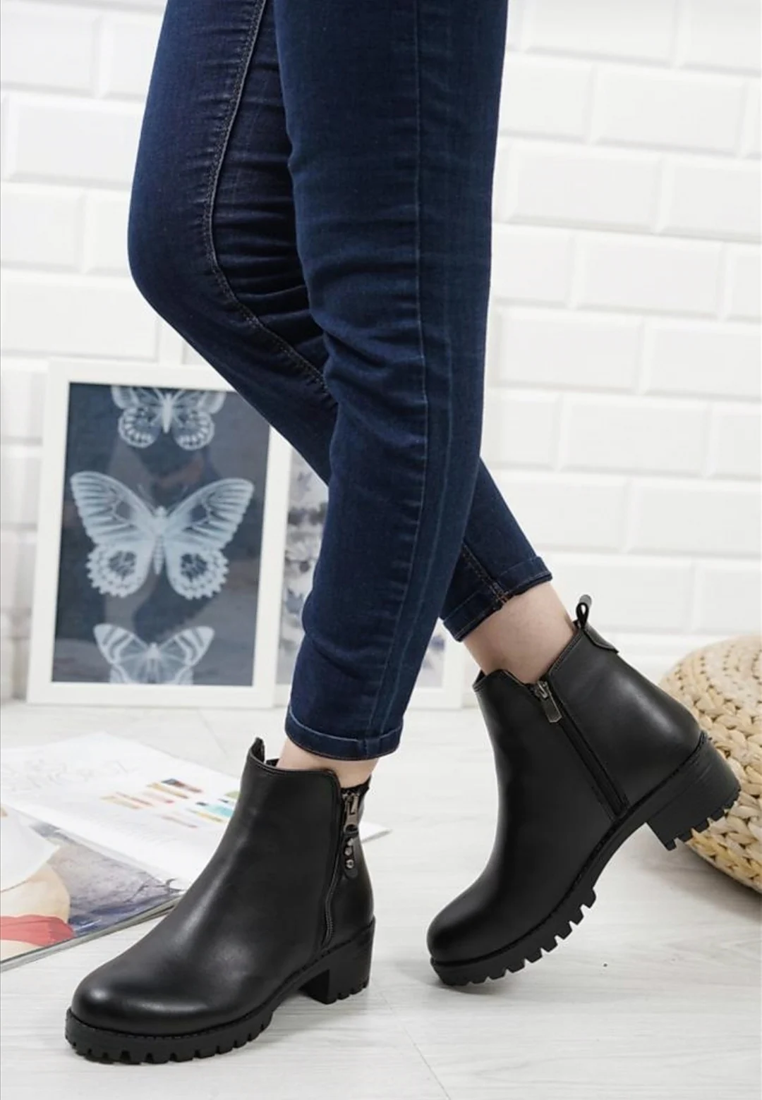 BLACK WOMEN'S SHORT AND THICK HEELED WINTER BOOTS RUBBER SOLE WATER RESISTANT MODERN NEW SEASON OFFICE AND DAILY USE BOOTS