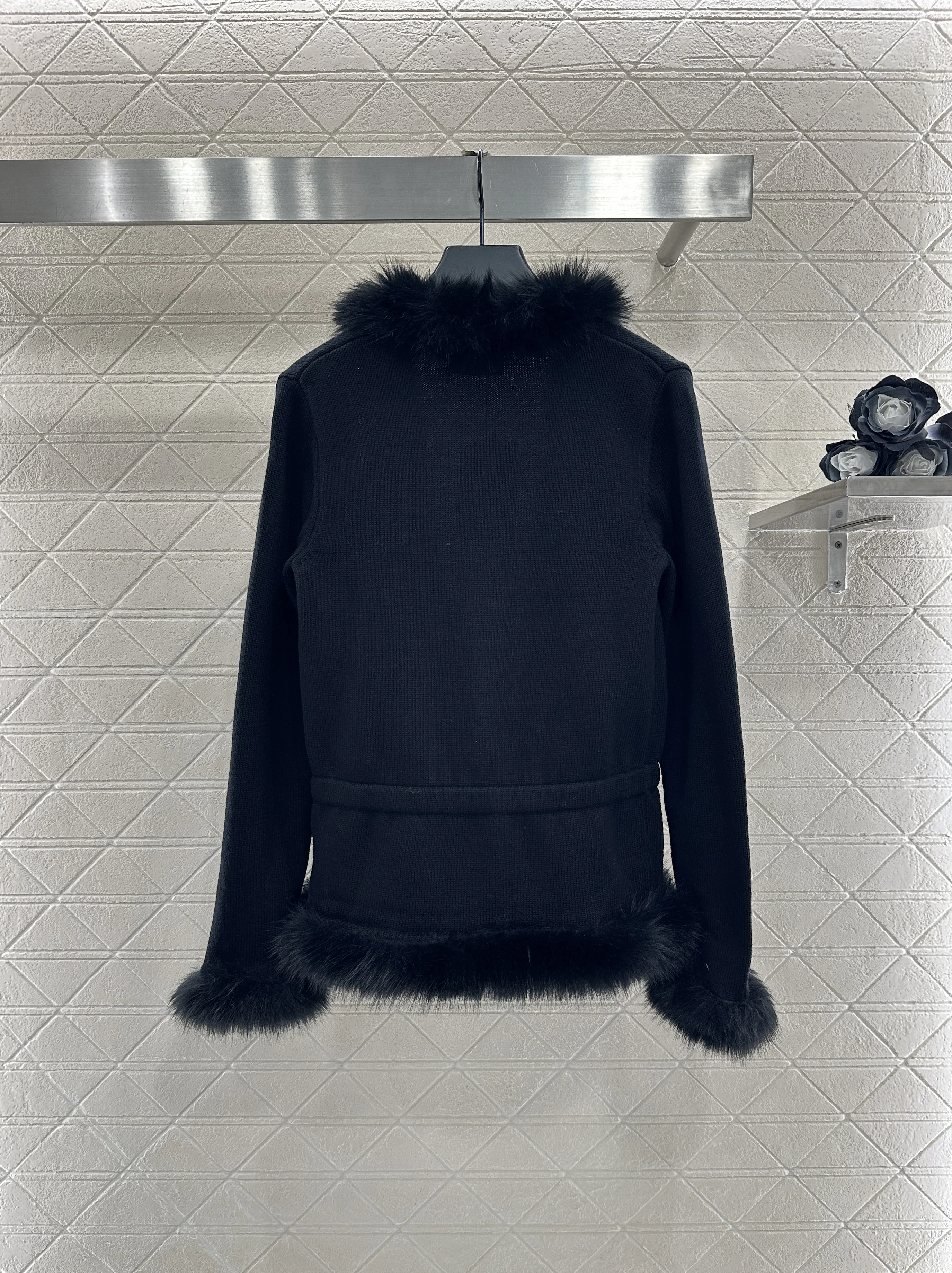 

Осень-зима 2026, женский вязаный кардиган с меховым воротником HL178