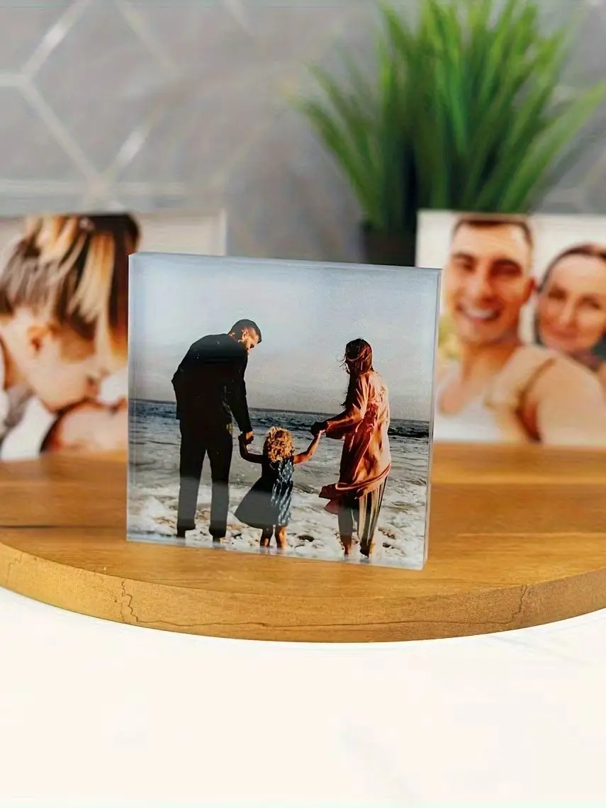 Een op maat gemaakte acryl desktopdecoratie met gepersonaliseerde fotoopties, inclusief artistieke afbeeldingen, koppelportretten en familiefoto's - afbeelding 2