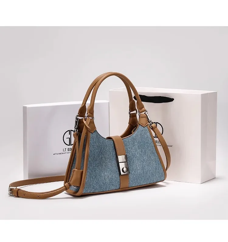 2025年のトレンディなレディースデニムレザーハンドバッグとメタルクラスプ付きショルダーバッグを日常使いにショーケースします。