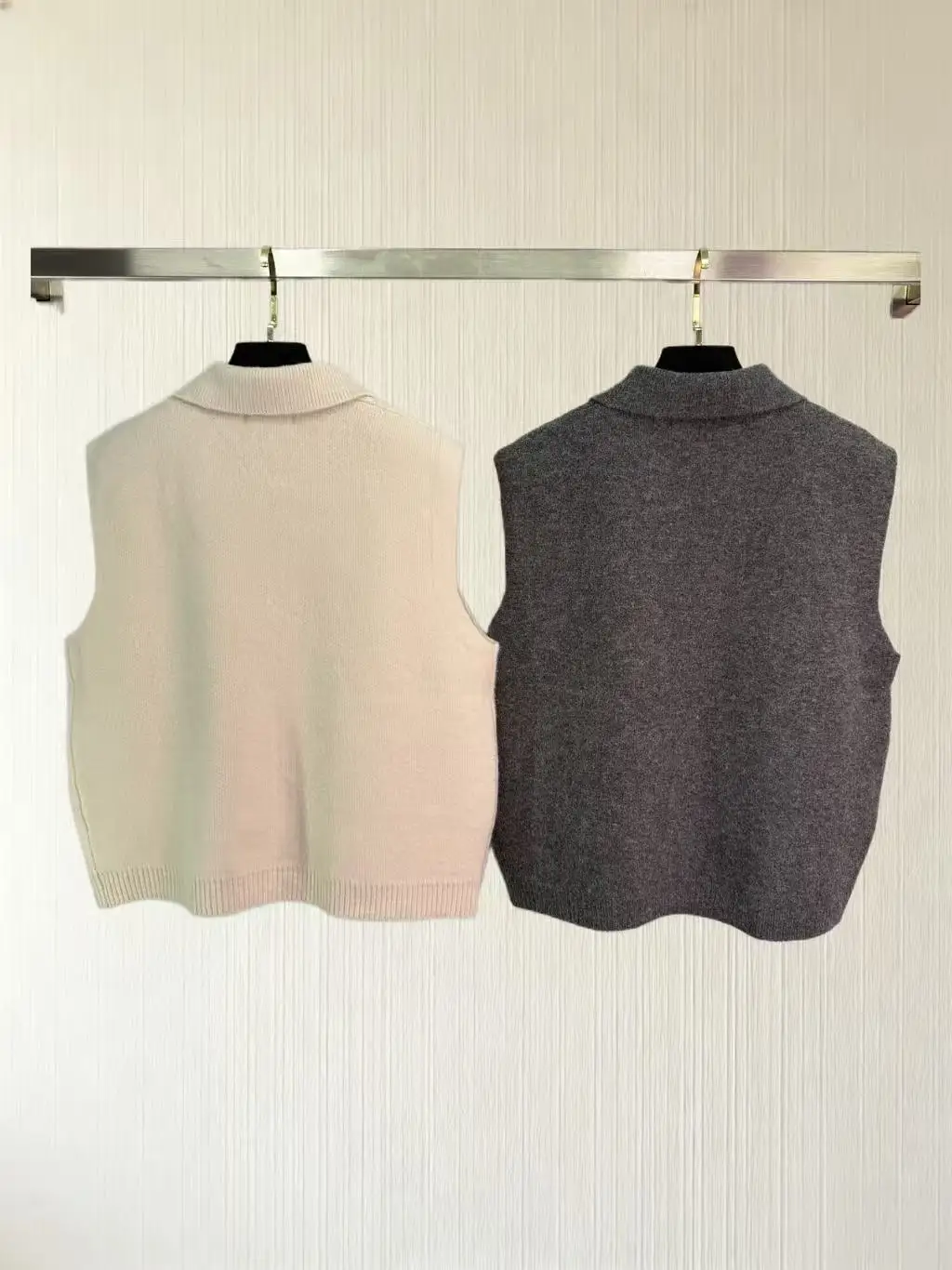 

2025 Autumn/Winter New Design Women's Lapel Knitted Vest