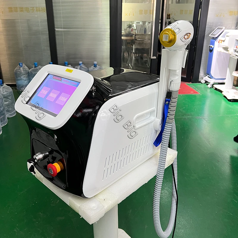 Macchina per la depilazione del Laser a diodi a 3 lunghezze d'onda 808Nm macchina per la depilazione efficace indolore 808 macchina per la depilazione