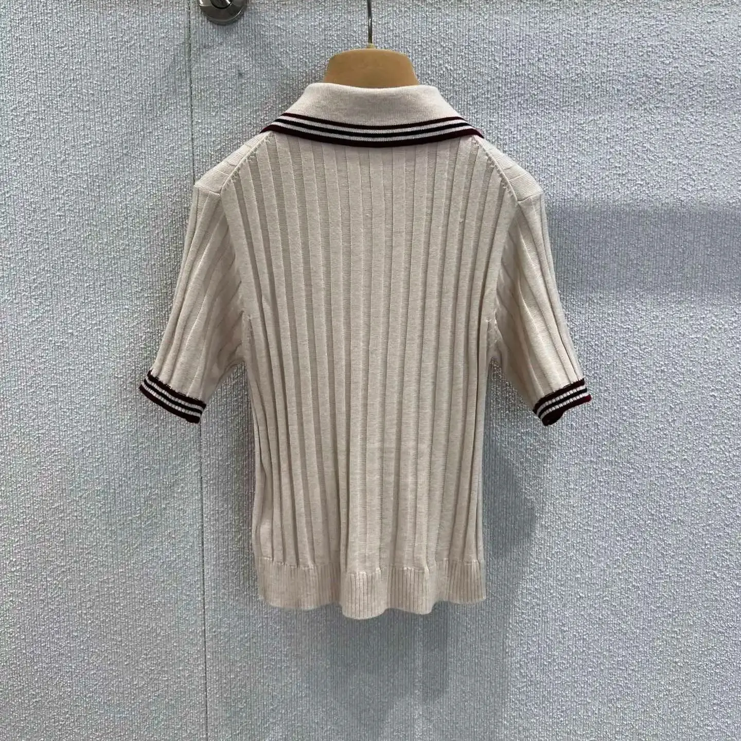 

25ss Spring and Summer New Logo Micro Standard College Style Polo Collar Short Sleeve Knitted Top Pleated Knitted Skirt Suit