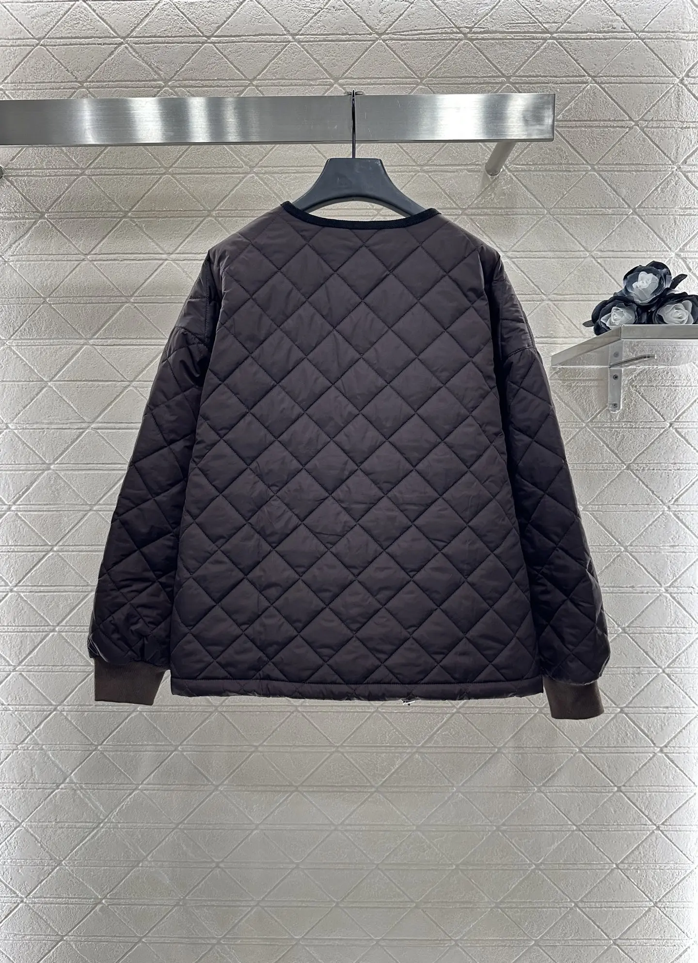 Chaqueta de algodón con cuello redondo y rejilla de diamante para mujer, producto nuevo de invierno 2025, con Material de nailon, diseño de tapeta abierta con cremallera 404