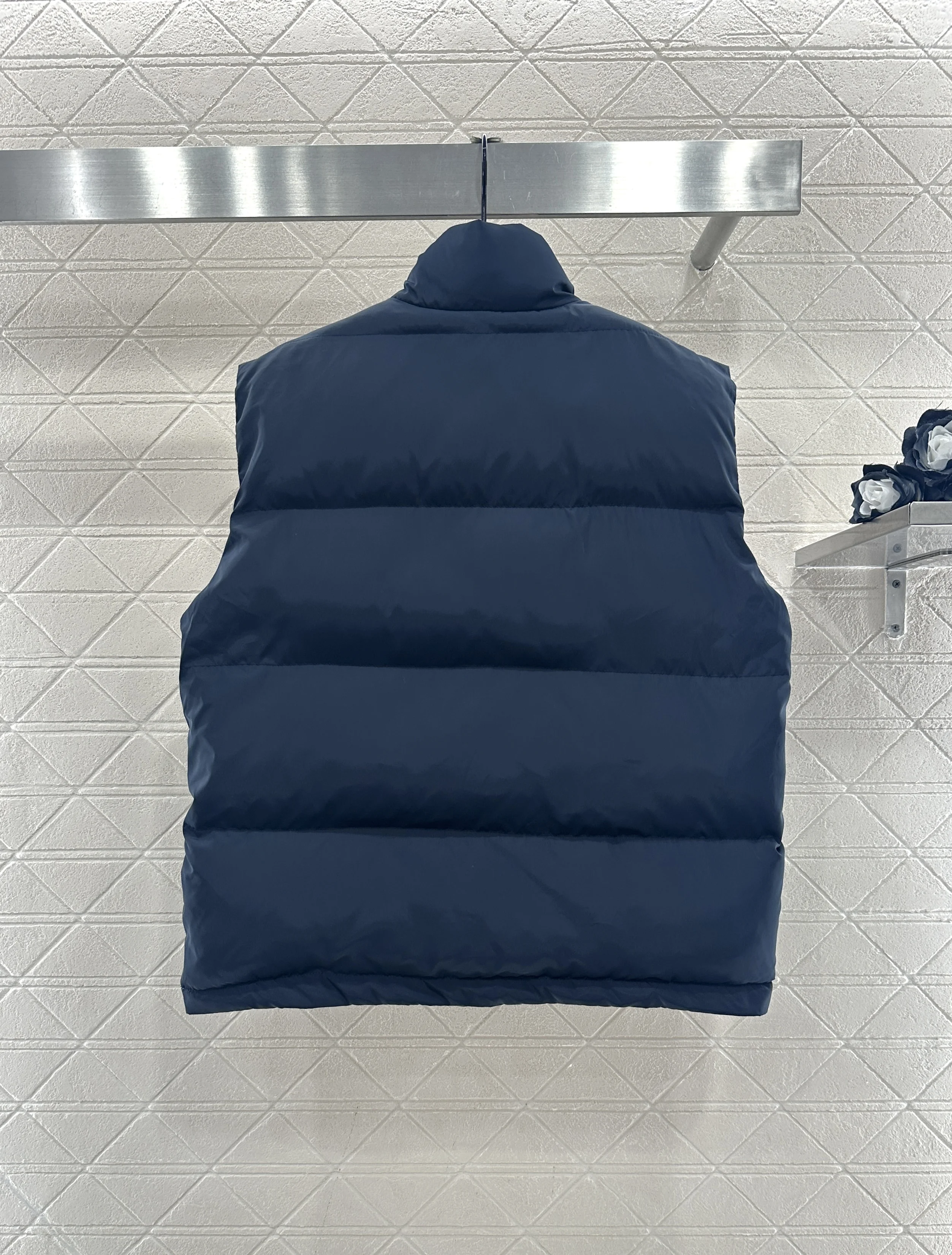 

High quality autumn and winter women's waterproof nylon stand up collar pocket down vest SU271