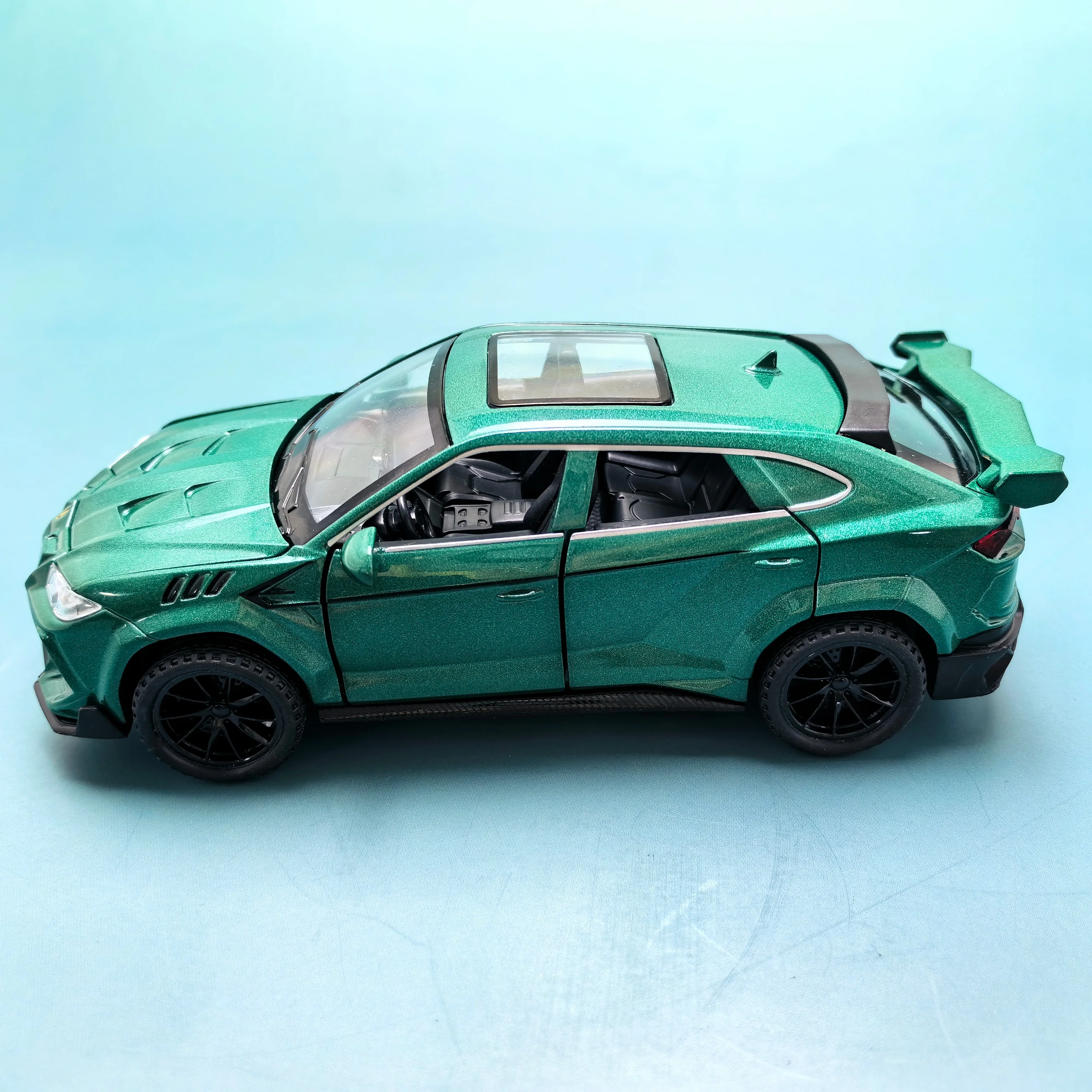modelo-de-suv-verde-premium-em-escala-1-32-carro-de-liga-metalica-com-rodas-de-rolamento-suave-detalhes-realistas-presente-ideal-para-colecionadores