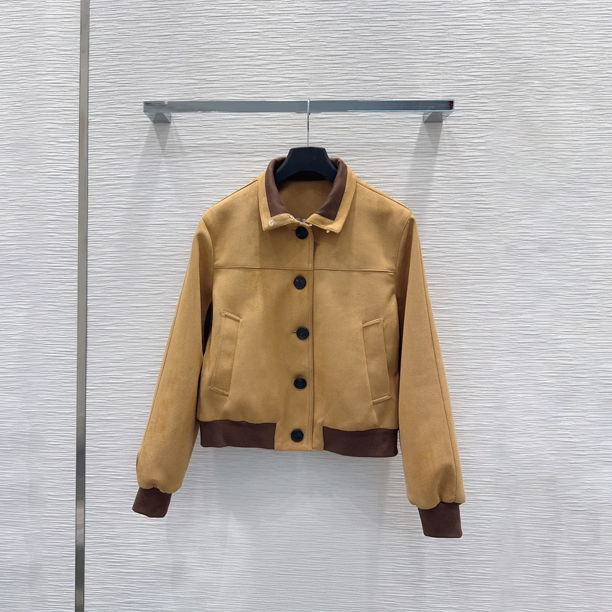 2026 high-quality women's contrasting color lapel single breasted ribbed closure small baseball jacket26101206