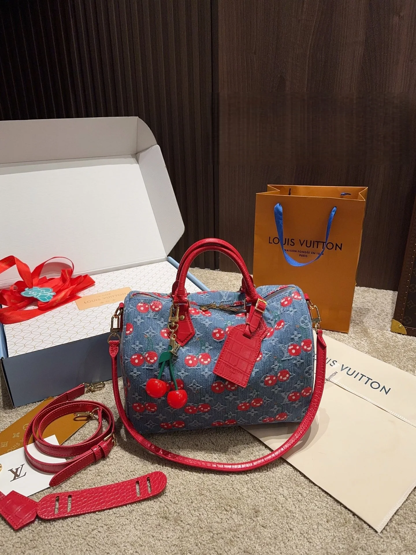 

2025 New and Fashionable Cherry Pillow High-quality and Multifunctional Accessory Handheld Crossbody Printed Bag ZXM012