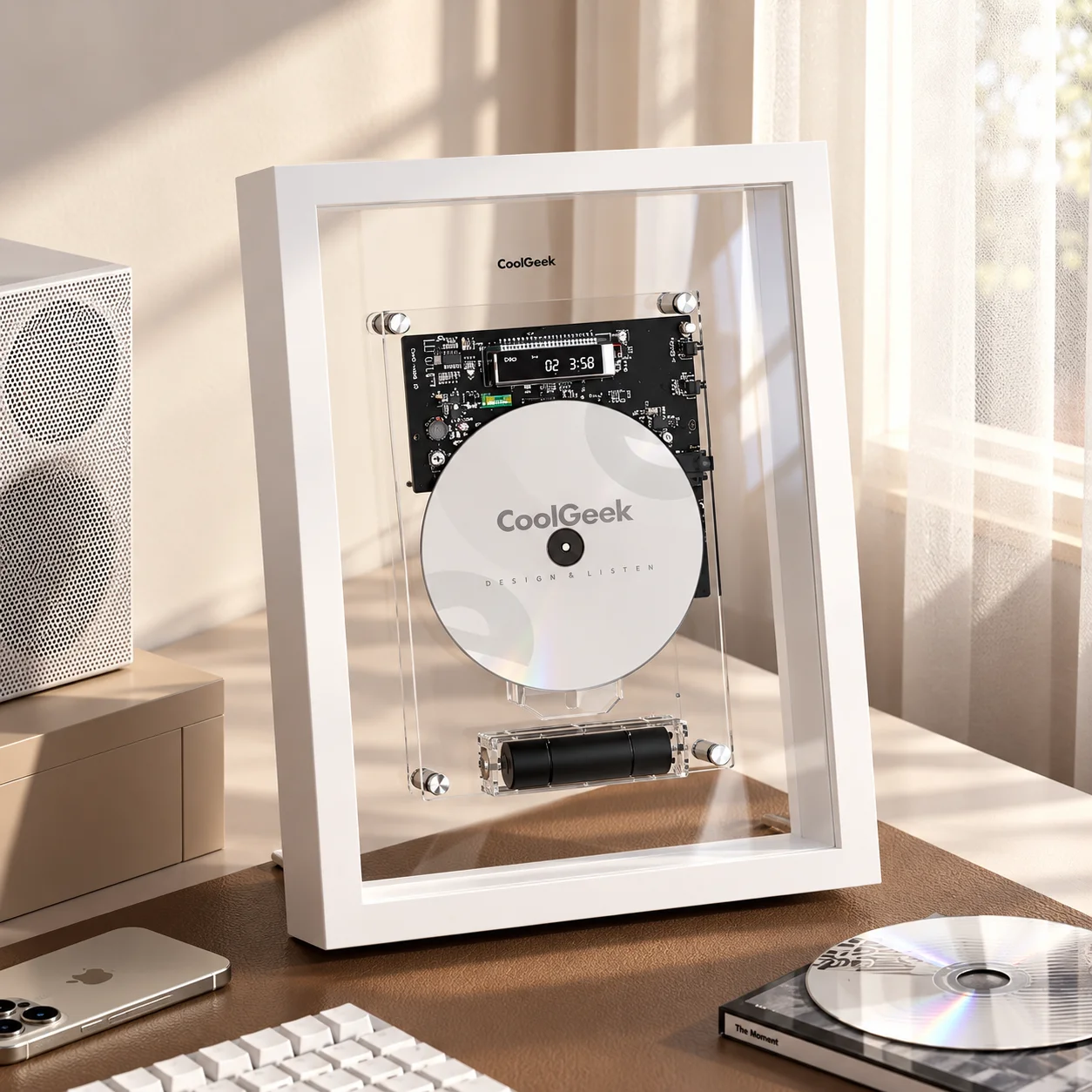 CoolGeek M1 – odtwarzacz CD w stylu retro, przeznaczony do montażu na ścianie, z przezroczystą obudową, obsługujący Bluetooth 5.0 i sygnał AUX, idealny jako element dekoracyjny do domu lub jako prezent. — zdjęcie produktu 1