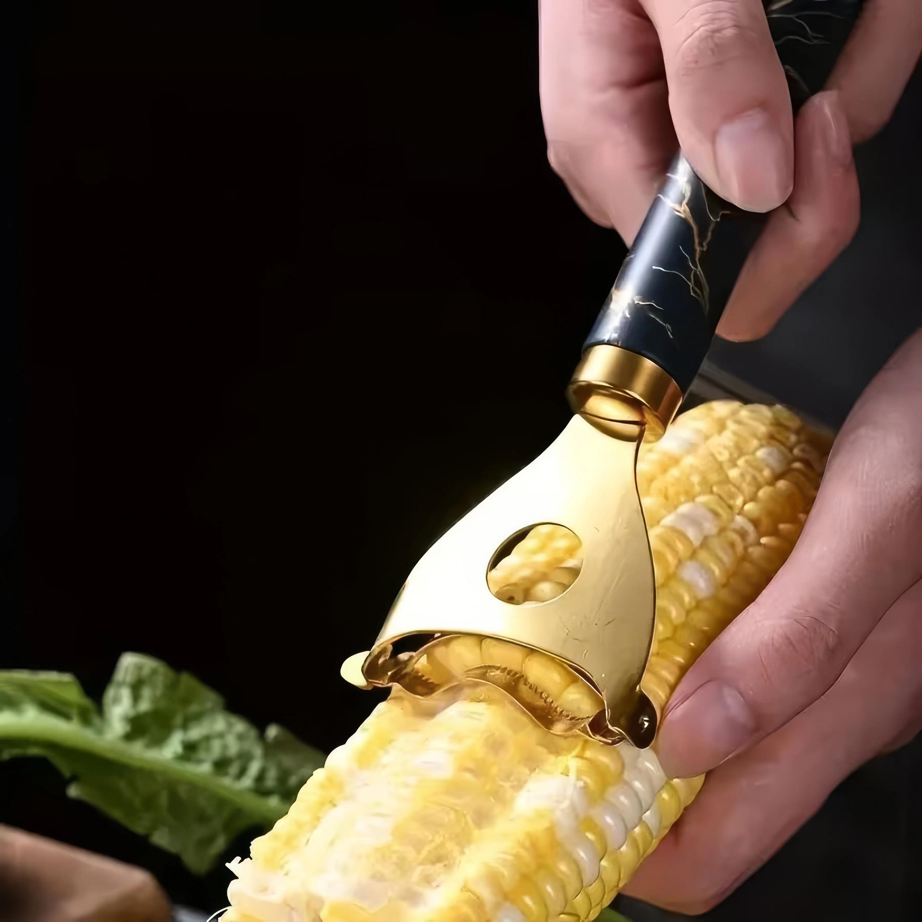 1 مزيل قطعة خبز الذرة الذهبية، مزيل قطعة الذرة متعدد الوظائف قابل لإعادة الاستخدام، مناسب للمطابخ المنزلية والتخييم والنزهات