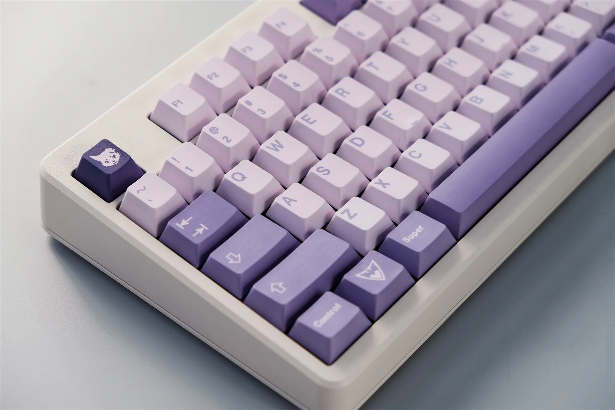 

GMK Ice Witch Keycaps, 129 Keys Keycaps Cherry Profile DYE-SUB Personalized GMK Keycaps For Mechanical Keyboard