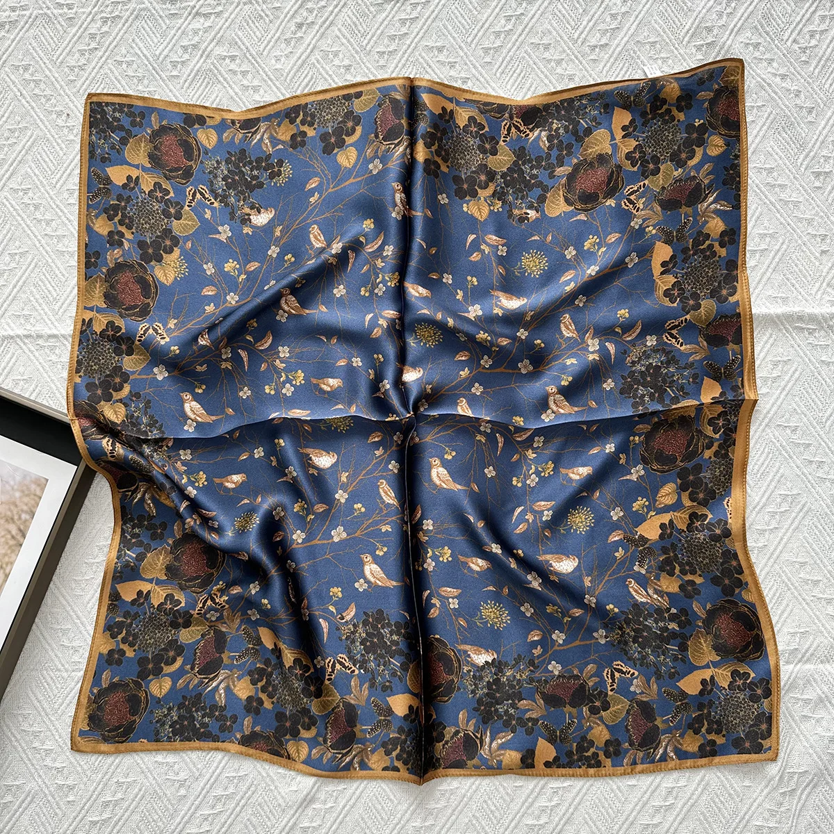 

12mm Soft Silk Square Scarf for Women 65x65cm Lightweight Neck Scarf Versatile Hair Bandana for Office Daily Wear