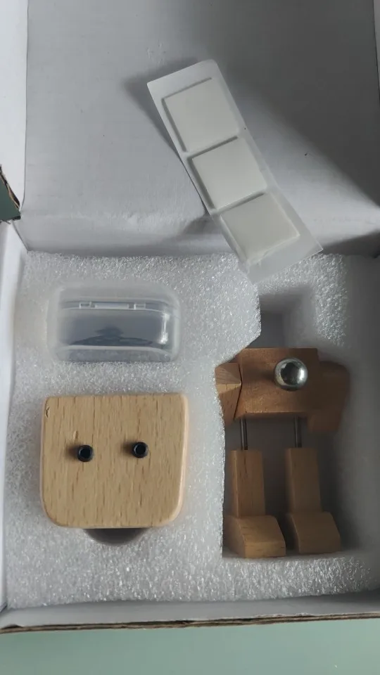 Shaking Wooden Man Figurine Car Decoration Small Ornaments Leg-swinging Robot Figurine Cute Wood Man Car Good Creative Gifts photo review