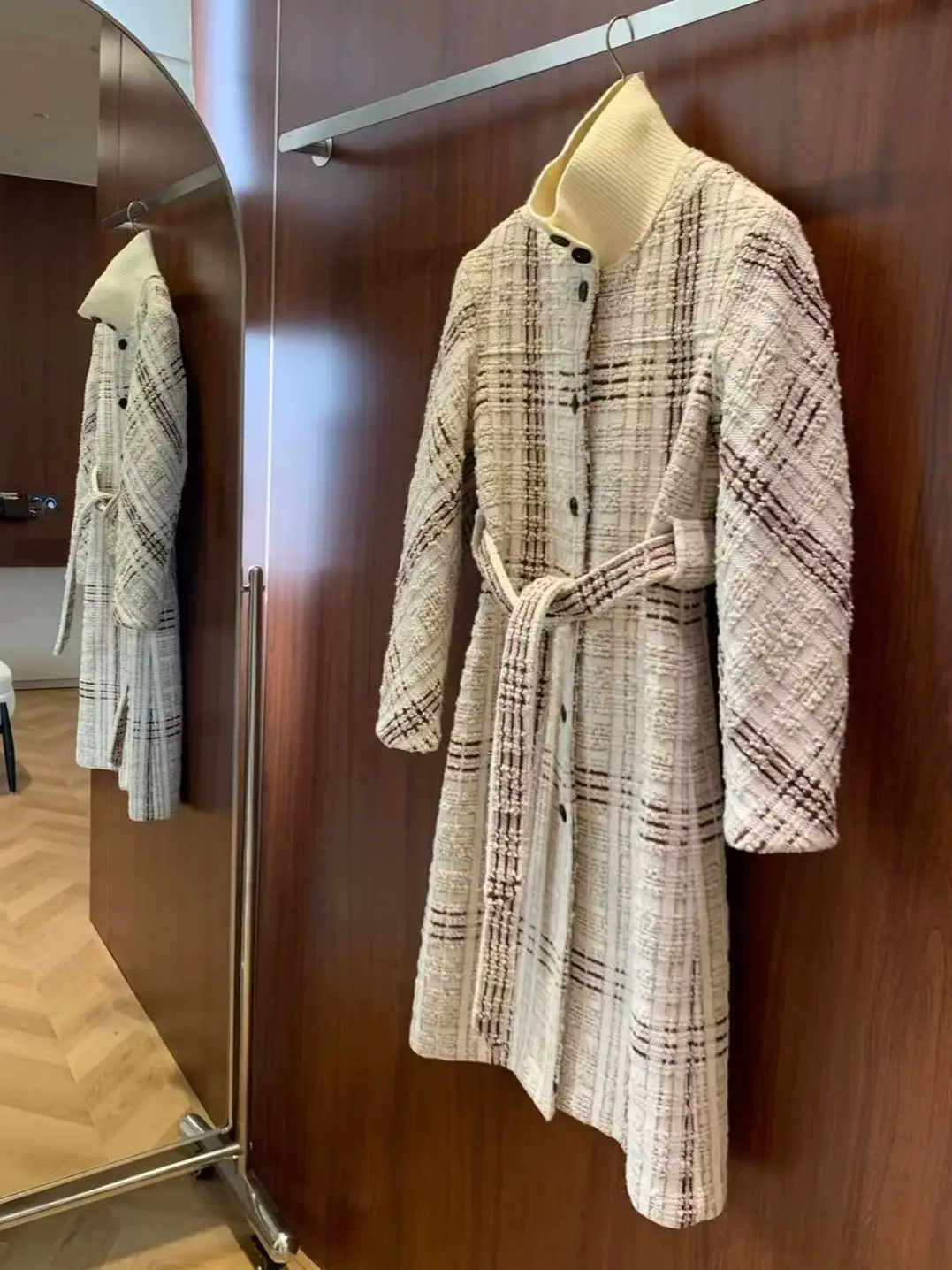 Gentle and Elegant Style Wool Blend Tweed Coat