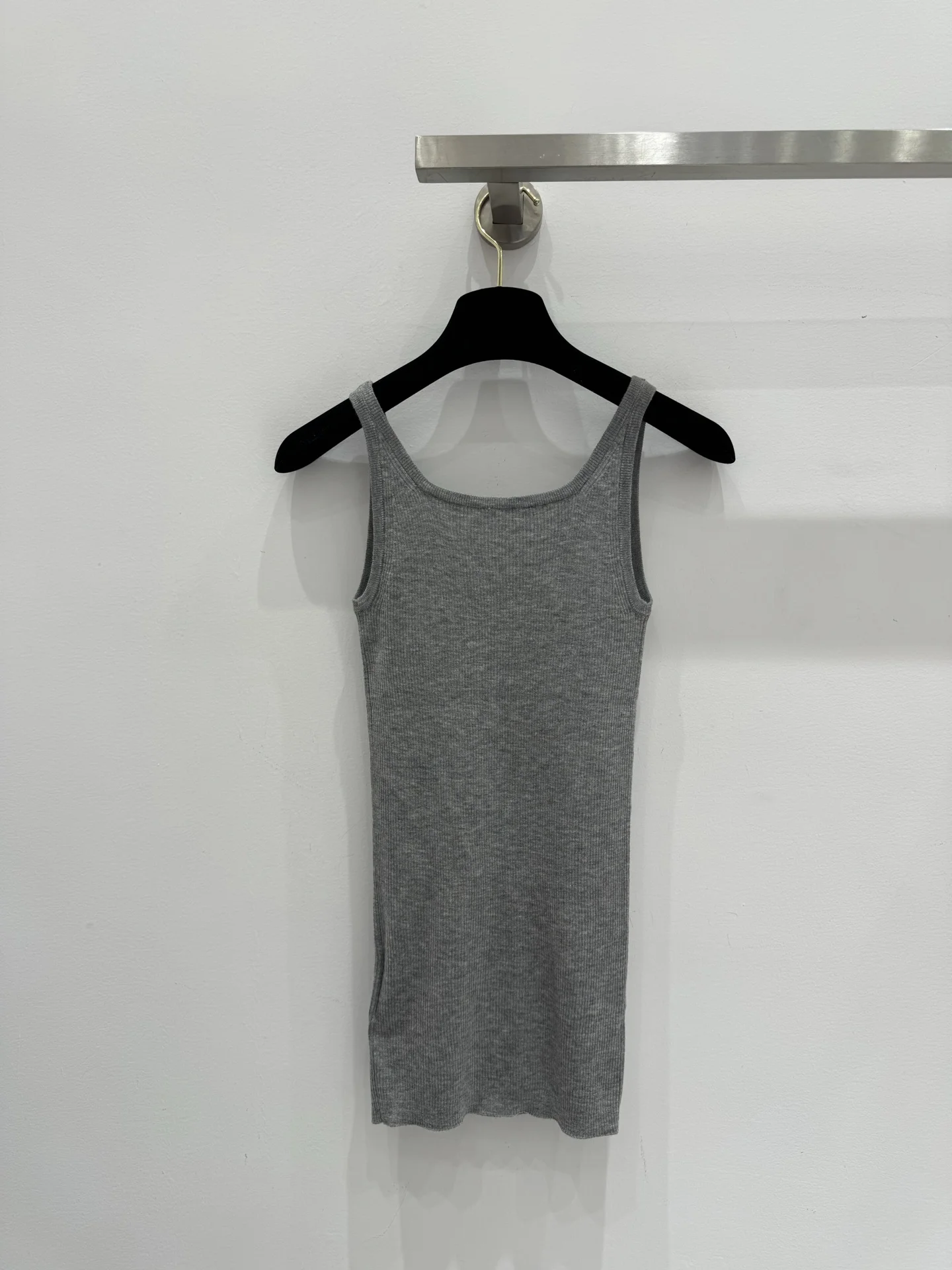 

Spring and Summer New Simple and Comfortable Slim Fit Two-color Vest