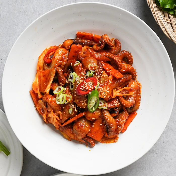 [홍익상회] 역전쭈꾸미 500g 2인분 양념 쭈꾸미 볶음 캠핑 음식 요리 밀키트