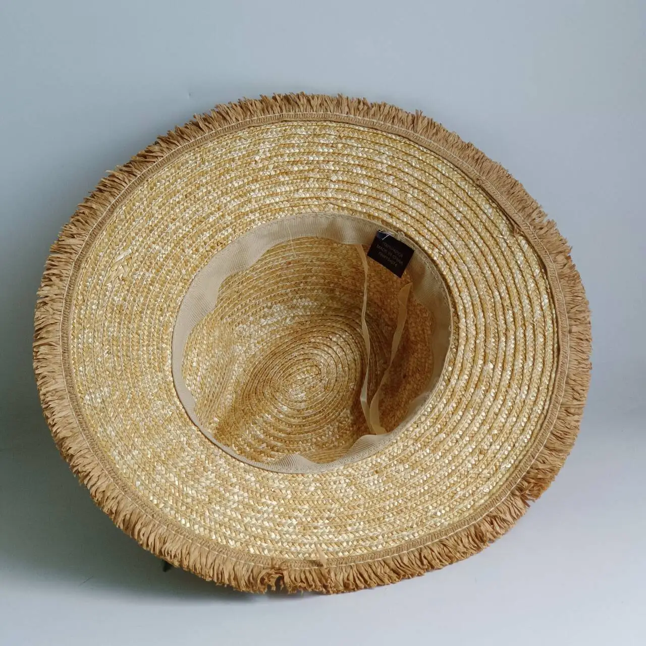 Image 7: Chapeau de soleil bohème en paille à bords effilochés, large bord, protection UV UPF50+, chapeau Fedora d'été pour la plage, pour femmes et hommes