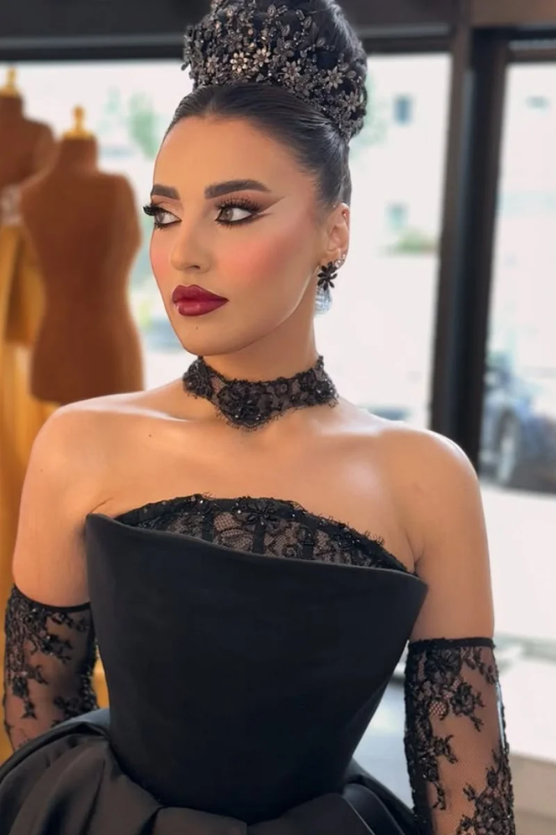 Jessica Lace Embroidered Long Sleeves Evening Dresses Black Satin Luxury Prom Dresses Side Slits Vestidos De Fiesta Customized