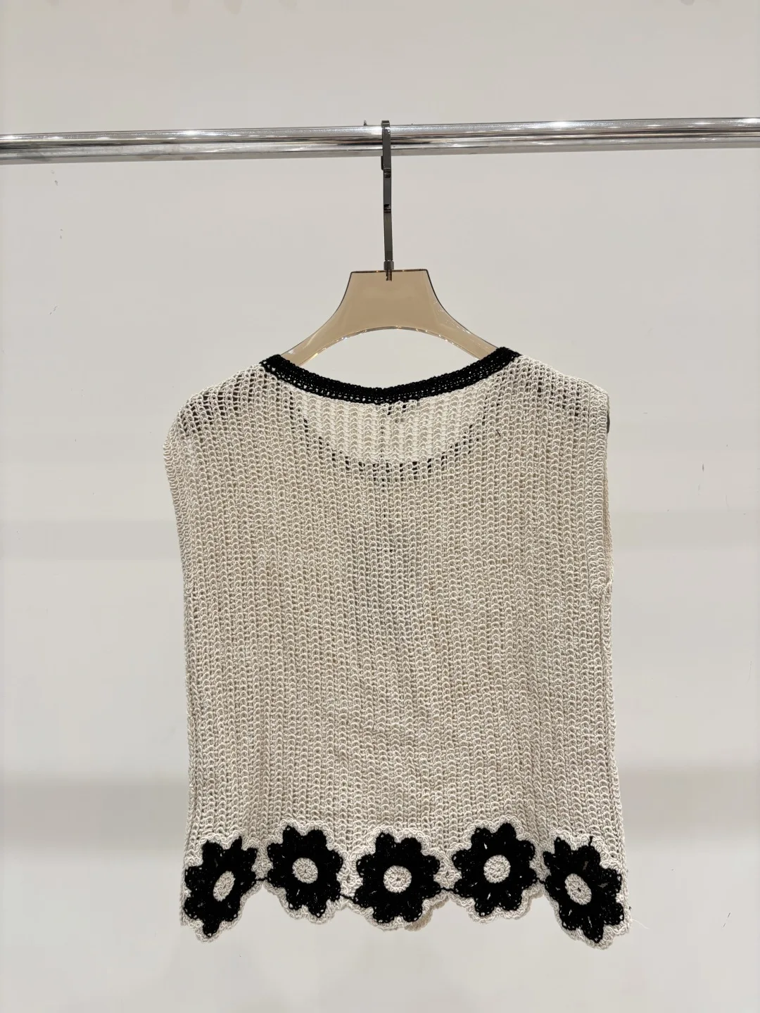 

Women's spring and summer new round neck jacquard hem three-dimensional crochet flower casual knitted vest