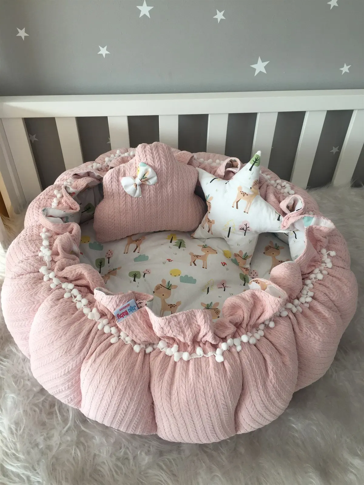 

Handmade Pink Knitted and Deer Pattern Combination Design Retractable - Collapsible Play Mat Baby Nest